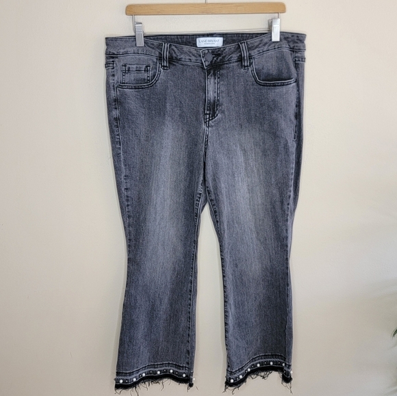 Lane Bryant Faded Black Gray Wash Cropped Jeans Raw Hem with Faux Pearls Size 16 - Picture 1 of 5